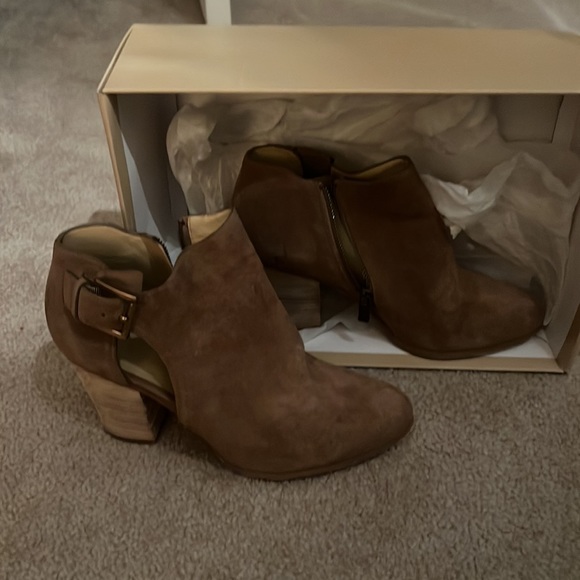 Light color Tan Michael Kors heels - Picture 5 of 6